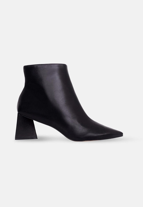 Black Sheepskin Leather Ankle Boots Mabea – Women’s Pointed-Toe Block